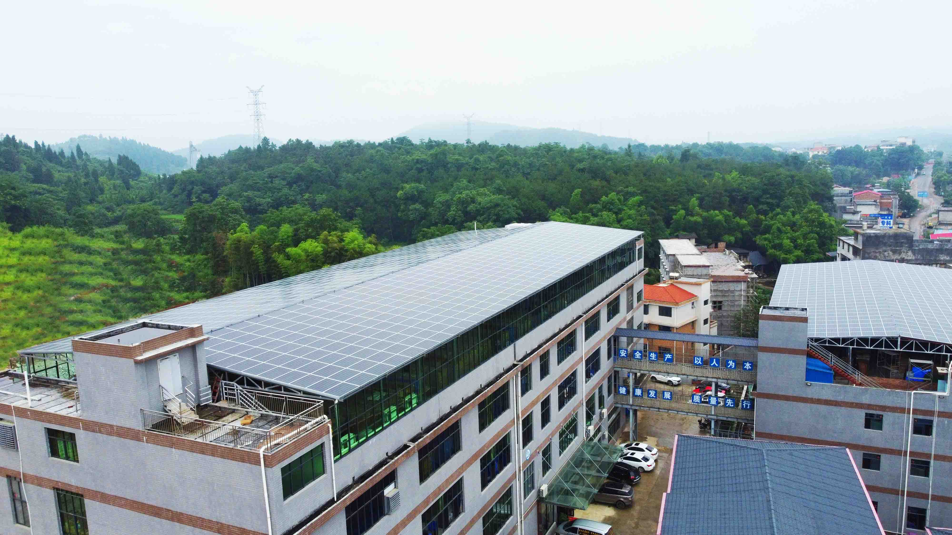 ��ʵ���� �� �ݶ������Ŀ���������  �����ճ��������浽���м���