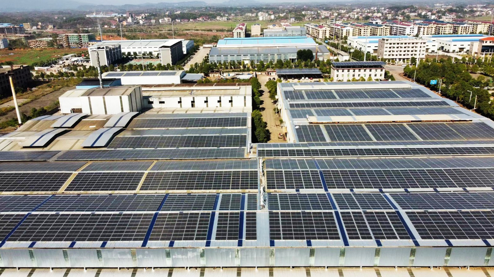 6���������ұ��¶ȾӸ߲��£���ع��������������վ��Ϊ��ó����ҵ�������õ����ɣ�